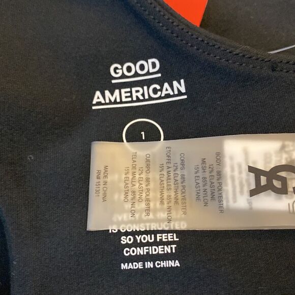 Good American Black Sports Bra With Pin Tuck Mesh Insert Size 1 - Picture 4 of 6